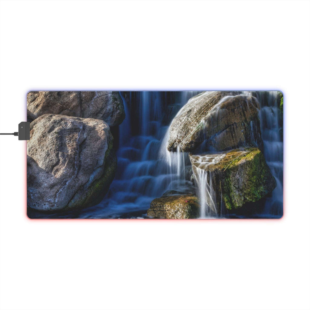 Tapis de Souris Gaming LED RGB Cascade — Design Nature & Éclairage XXL | PadCraft Studio - PadCraftStudio