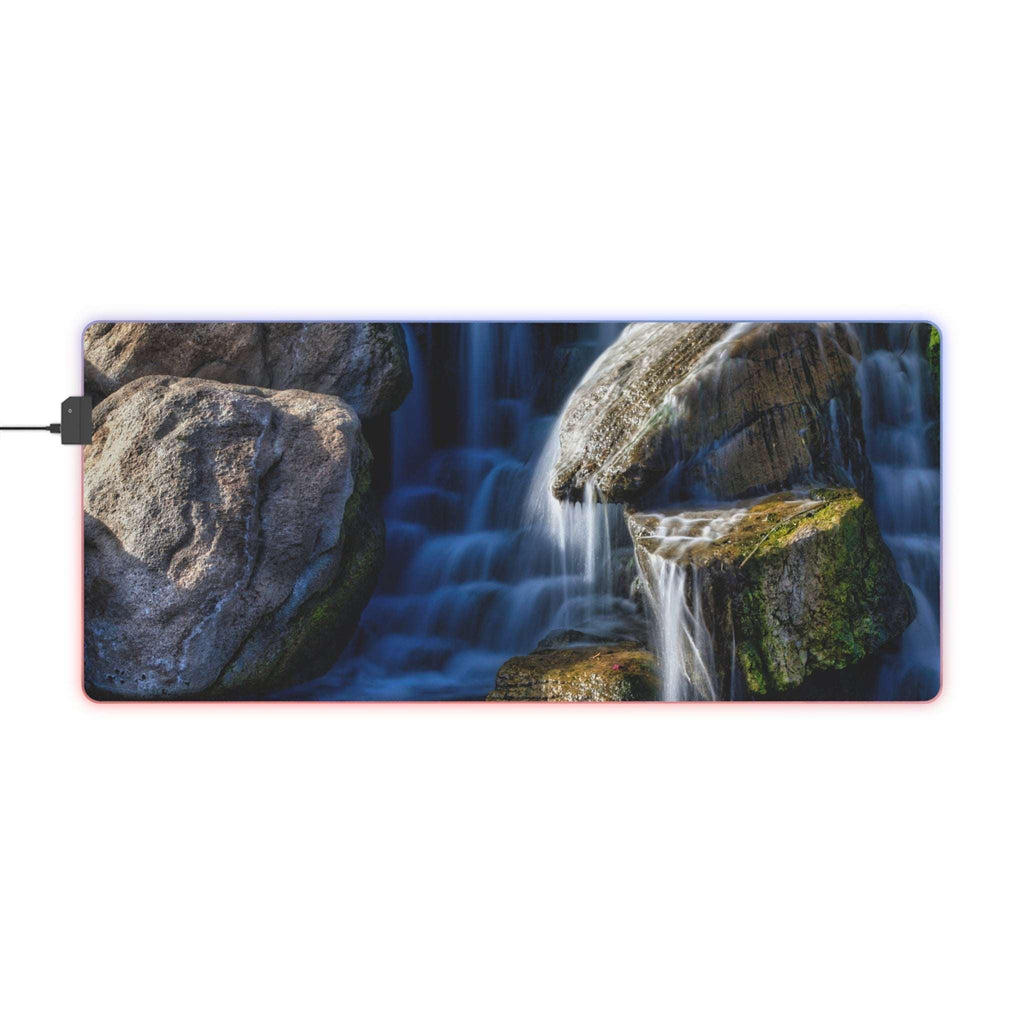 Tapis de Souris Gaming LED RGB Cascade — Design Nature & Éclairage XXL | PadCraft Studio - PadCraftStudio